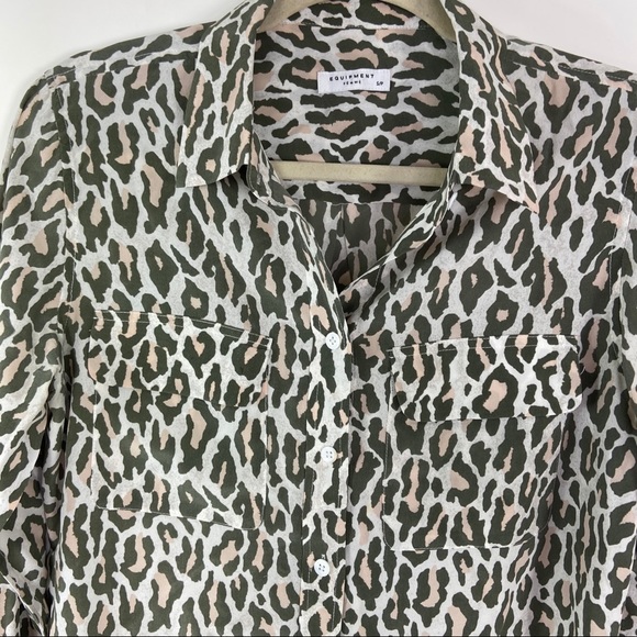 Equipment Tops - Equipment femme cheetah button down top. Small